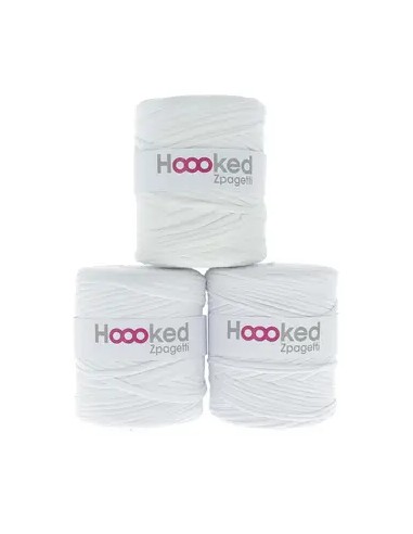 Bobine fil à tricoter tee-shirt blanc