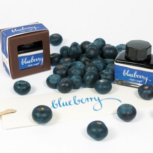 Encrier bleu - encre parfumée aux myrtilles