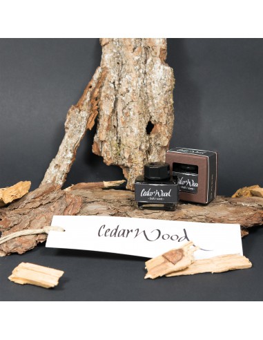 Encrier noir - encre parfumée au bois de Cédar