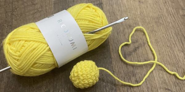 Réaliser une mini sphère au crochet : schéma facile